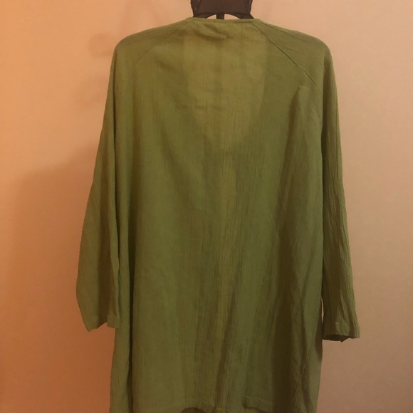 Textured Garment - Picture 3 of 3